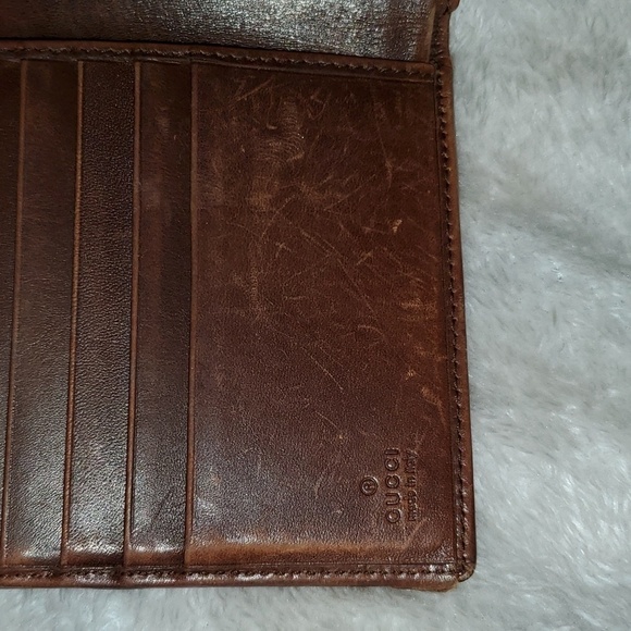Gucci Compact Wallet with Piston Lock - Picture 8 of 12